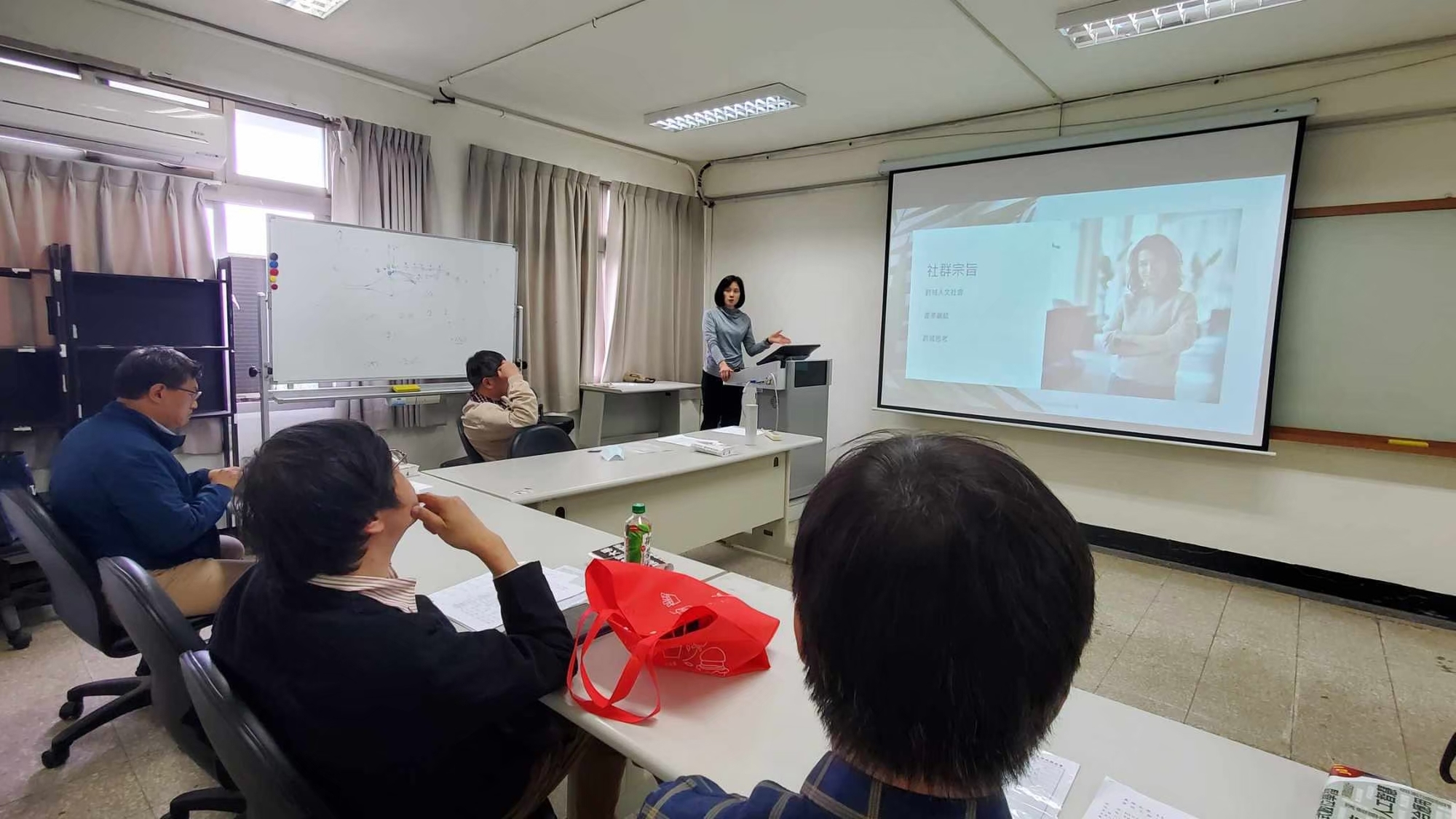 【112深耕1-7】112學年度第1學期教師專業成長社群 - iLink資訊跨域與產業鏈結圖片